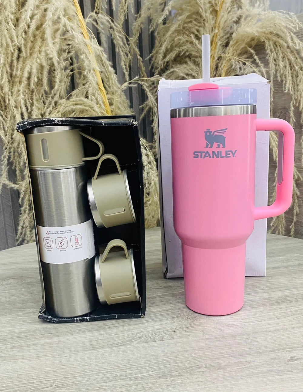 Termo Stanley 40 OZ Rosa con set de 3 pocillos beige